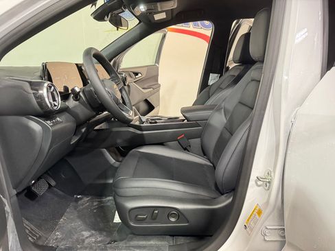 New 2026 Chevrolet Equinox LT w/ Convenience Package II AWD/4WD image 8