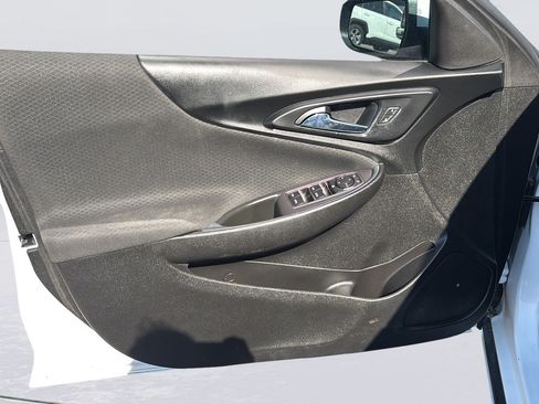 Used 2021 Chevrolet Malibu LT FWD image 19