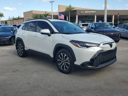 Used 2024 Toyota Corolla Cross AWD Hybrid image 3