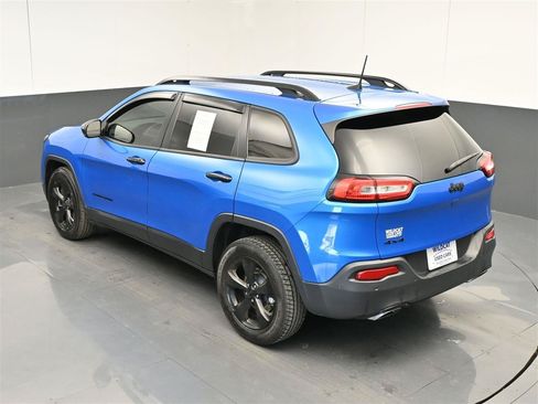 Used 2018 Jeep Cherokee Limited w/ Technology Group AWD/4WD image 27