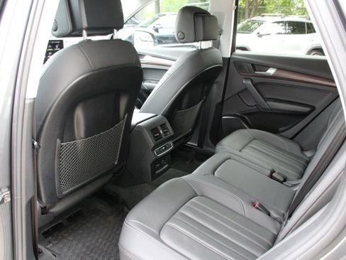 Used 2023 Audi Q5 2.0T Premium w/ Convenience Package AWD/4WD image 40