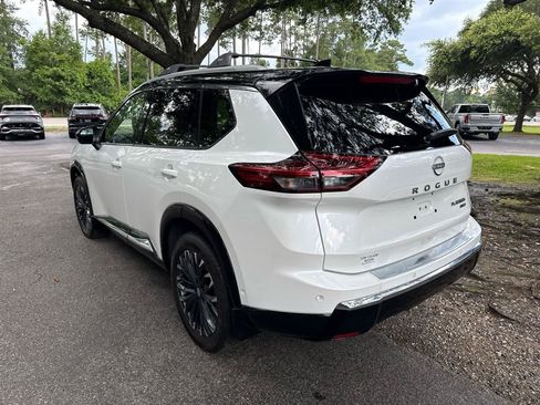 Used 2026 Nissan Rogue Platinum w/ Platinum Premium Package AWD/4WD image 3