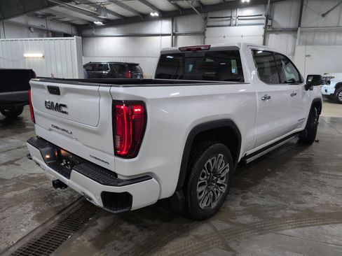 Used 2025 GMC Sierra 1500 Denali Ultimate image 3