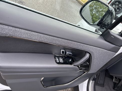 New 2025 Land Rover Range Rover Sport Dynamic SE image 11