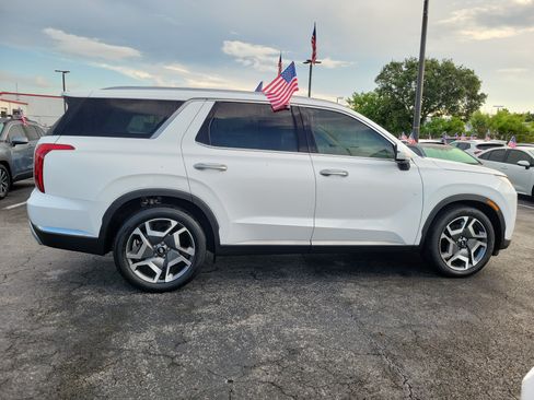 Used 2024 Hyundai Palisade Limited FWD image 13