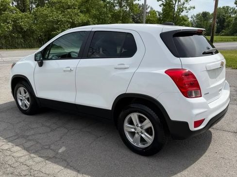 Used 2021 Chevrolet Trax LS w/ Tint and Cruise Package FWD image 5