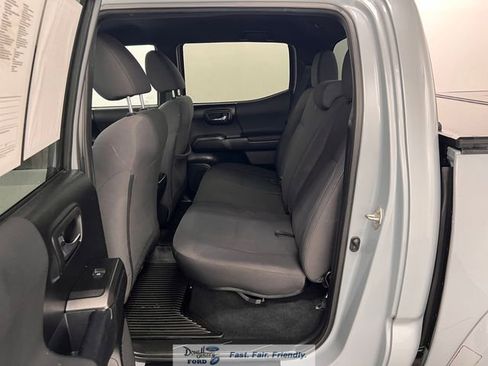 Used 2019 Toyota Tacoma TRD Sport w/ Technology Package AWD/4WD image 27