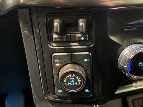 Used 2023 Ford F150 Lariat w/ Equipment Group 502A High image 38