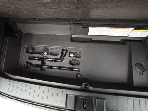 Used 2020 Toyota Highlander XLE image 89