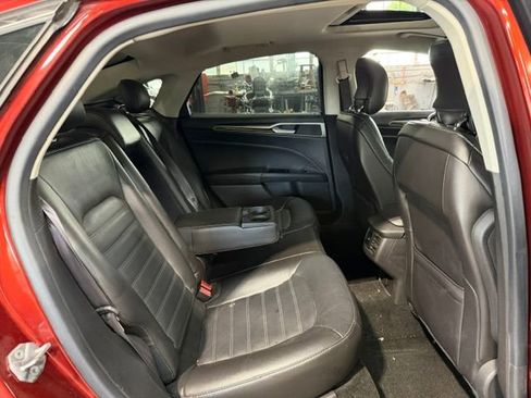 Used 2014 Ford Fusion SE w/ Equipment Group 202A FWD image 9