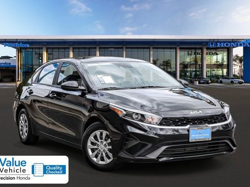 Used 2024 Kia Forte LX FWD image 1