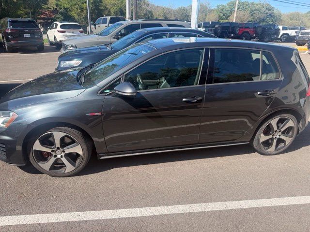 Used 2017 Volkswagen GTI SE FWD image 5