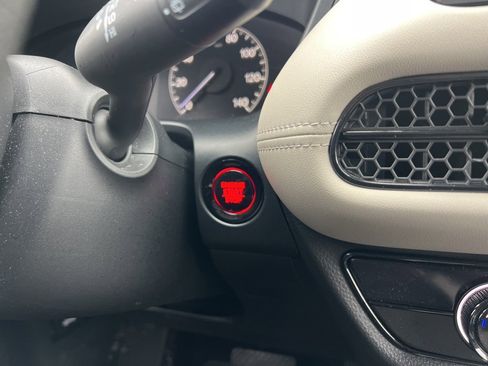 Used 2024 Honda HR-V LX image 15