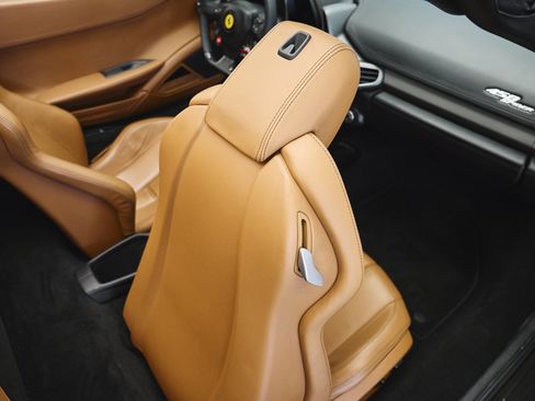 Used 2013 Ferrari 458 Spider RWD image 47