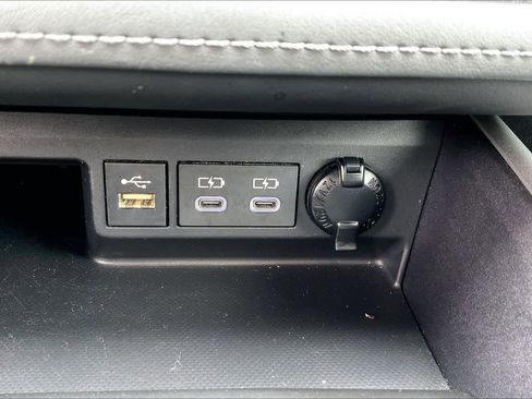 Used 2023 Toyota Highlander XLE FWD image 33
