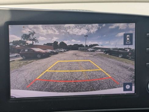 Used 2023 Hyundai Elantra SEL w/ Preferred Accessory Package FWD image 21