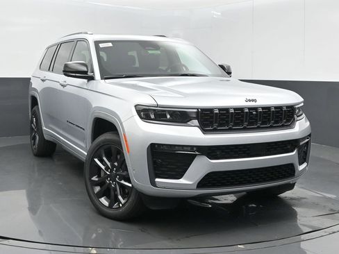 New 2026 Jeep Grand Cherokee L Limited AWD/4WD image 2