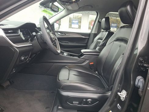 Certified 2023 Jeep Grand Cherokee L Limited w/ Black Appearance Package AWD/4WD image 14