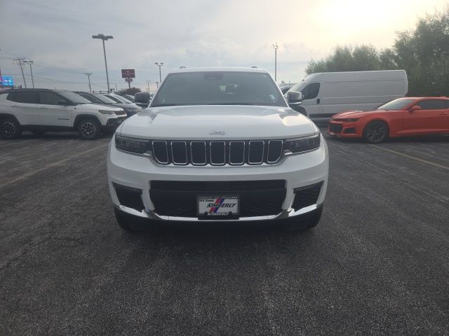 Used 2025 Jeep Grand Cherokee L Limited w/ MOPAR Finishing Package AWD/4WD image 3