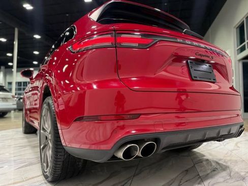 Used 2021 Porsche Cayenne S image 11