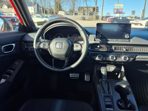 Used 2023 Honda Civic Sport image 8