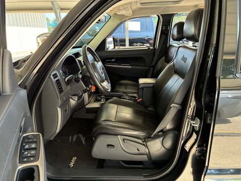 Used 2011 Jeep Liberty Limited Jet AWD/4WD image 12