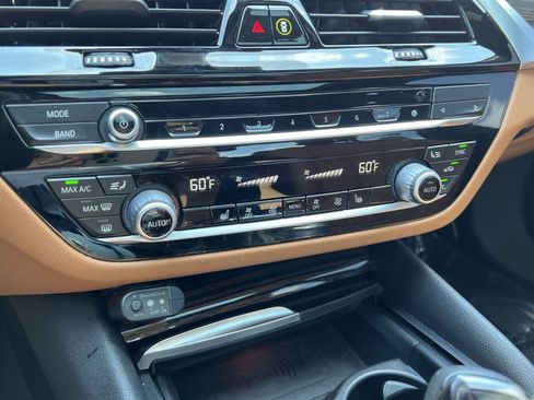 Used 2021 BMW 530i xDrive w/ Premium Package AWD/4WD image 22