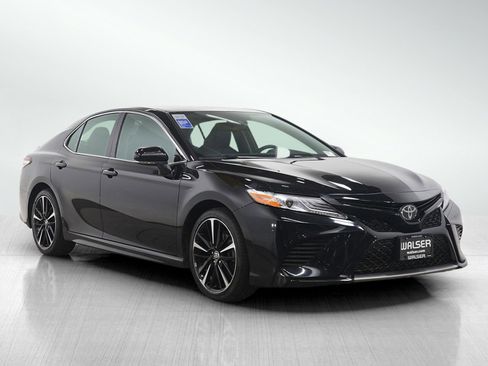 Used 2020 Toyota Camry XSE image 7