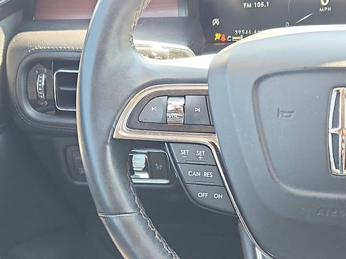 Used 2022 Lincoln Nautilus Reserve image 15