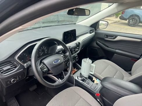 Used 2022 Ford Escape SE w/ Convenience Package FWD image 11