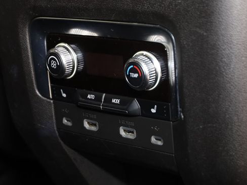 Used 2021 GMC Yukon XL Denali w/ Advanced Technology Package image 15