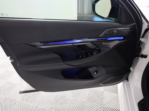 Used 2026 BMW M5 Touring image 16