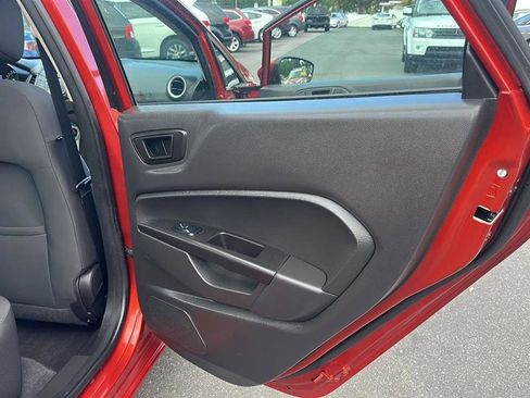 Used 2018 Ford Fiesta SE FWD image 33
