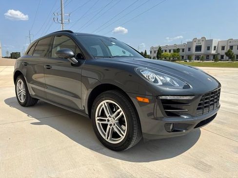 Used 2017 Porsche Macan AWD/4WD image 3