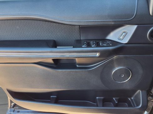 Used 2020 Ford Expedition XLT image 17