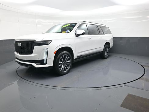 Used 2023 Cadillac Escalade ESV Sport Platinum image 7