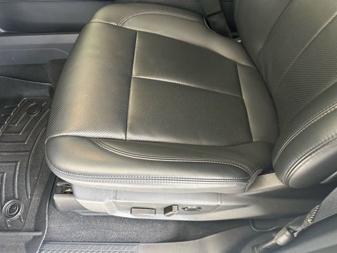 Certified 2024 Ford Expedition Max XLT image 24