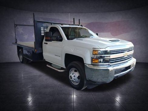 Used 2018 Chevrolet Silverado 3500 2WD Regular Cab image 7