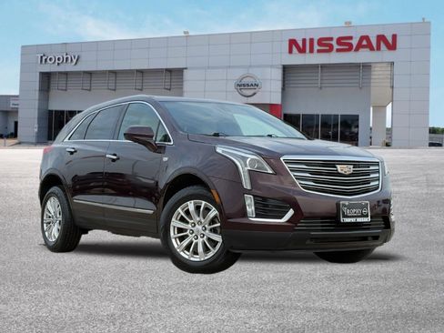 Used 2017 Cadillac XT5 Base image 1