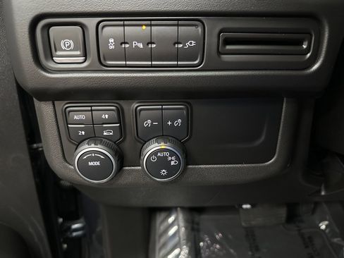 Used 2021 Chevrolet Tahoe RST image 32