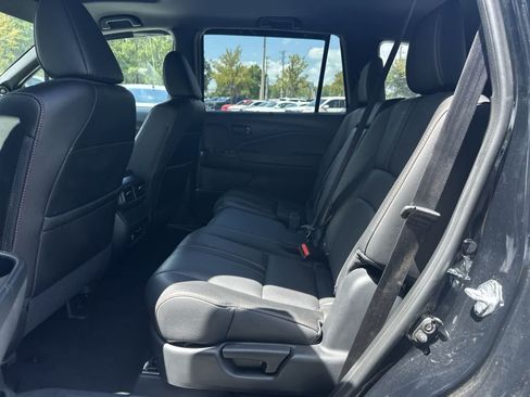 Used 2025 Honda Passport TrailSport image 15