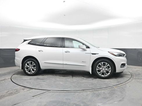 Used 2021 Buick Enclave Avenir w/ Avenir Technology Package AWD/4WD image 9
