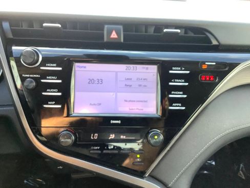 Used 2020 Toyota Camry SE w/ Carpet Mat Package FWD image 38