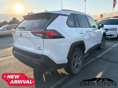 Used 2024 Toyota RAV4 LE AWD/4WD image 3
