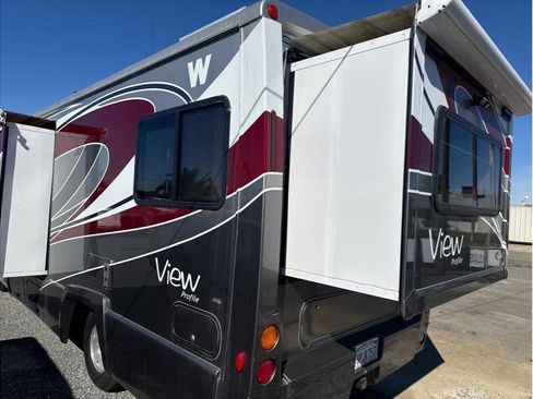 Used 2010 Mercedes-Benz Sprinter 3500 image 2