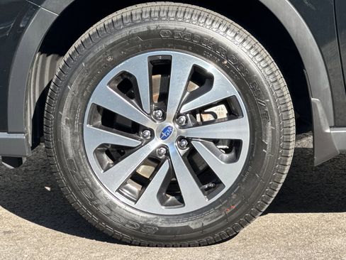 Used 2020 Subaru Outback Premium image 11