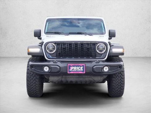 Used 2025 Jeep Wrangler Unlimited Sport AWD/4WD image 2