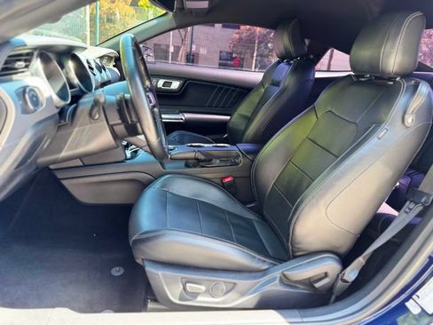 Used 2019 Ford Mustang Premium RWD image 31
