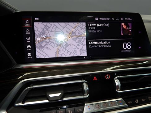 Used 2020 BMW X5 xDrive40i w/ M Sport Package image 26