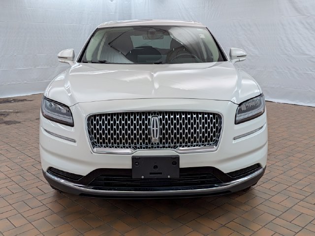 Used 2022 Lincoln Nautilus AWD w/ Premium Package image 3